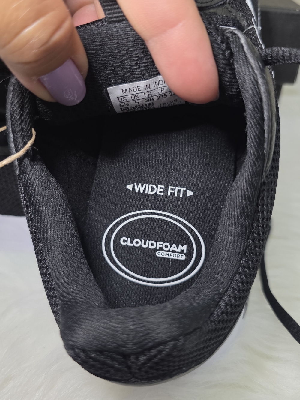 Women Athletic Sneakers Size 6M